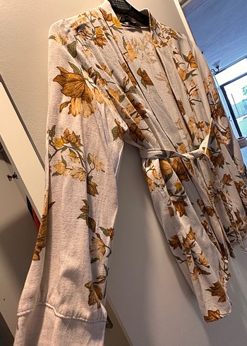Bej Çiçek Desenli Uzun Keten Kimono - Görsel 4