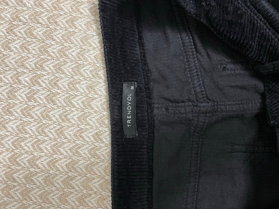 Siyah Kadife Midi Etek - Görsel 3