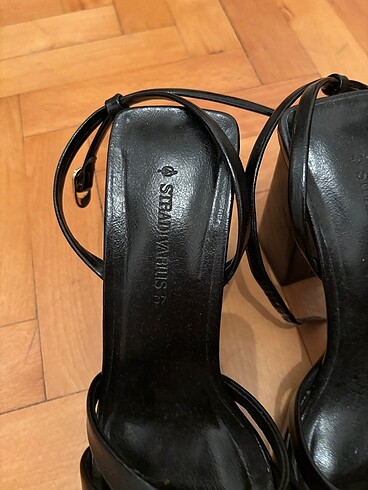 Stradivarius Deri Topuklu Ayakkabı