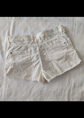 Bershka zımbalı şort - Görsel 5