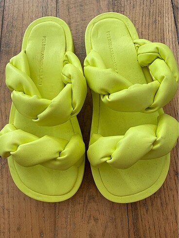 Neon terlik