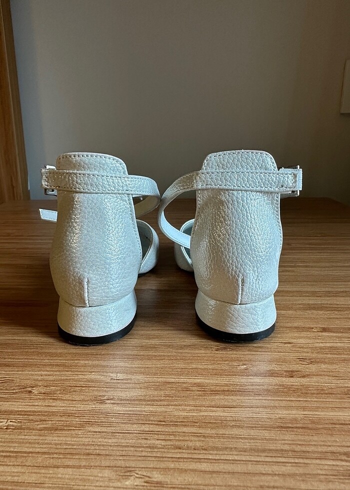 Az topuklu çocuk ayakkabısı - Görsel 2