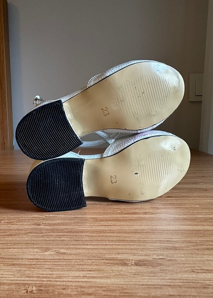 Az topuklu çocuk ayakkabısı - Görsel 3