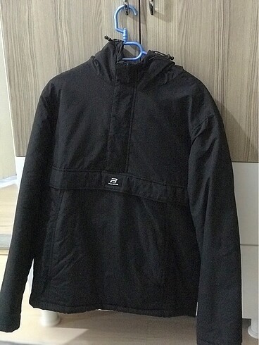 m Beden Pull and bear mont