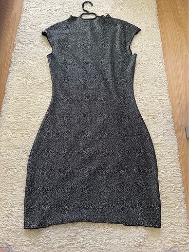 xs Beden H&M parlak elbise