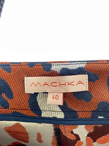 40 Beden çeşitli Renk Machka Düz Kesim %70 İndirimli.