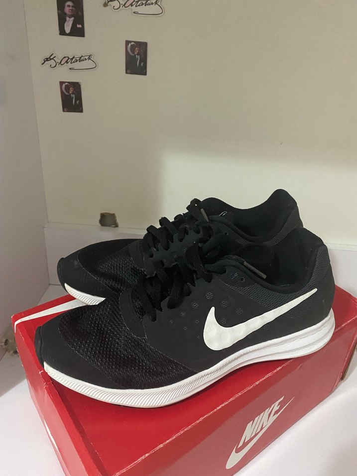 Orijinal Nike spor ayakkabı 39 numara - Görsel 2