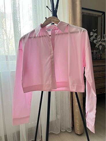 Toz pembe crop pamuklu gömlek