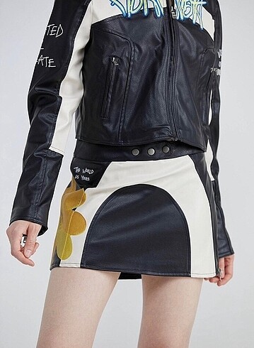 Urban Outfitters URBAN OUTFİTTERS MİNİ / KISA ETEK ?
