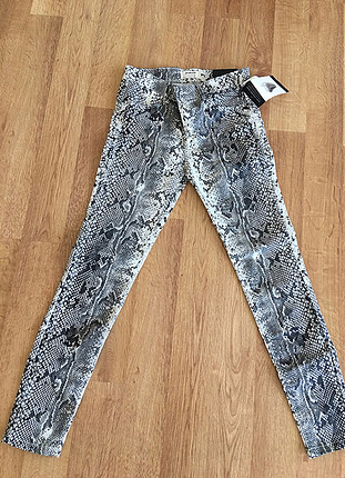 m Beden siyah Renk Stradivarius skinny jean