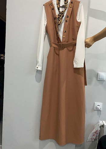 m Beden Düğmeli Camel Rengi Uzun Elbise