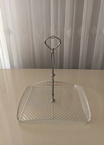 Gri Cam ve Metal Tutacaklı Servis Tabağı