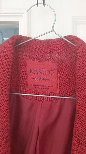 Kırmızı kaşe palto  - Görsel 2