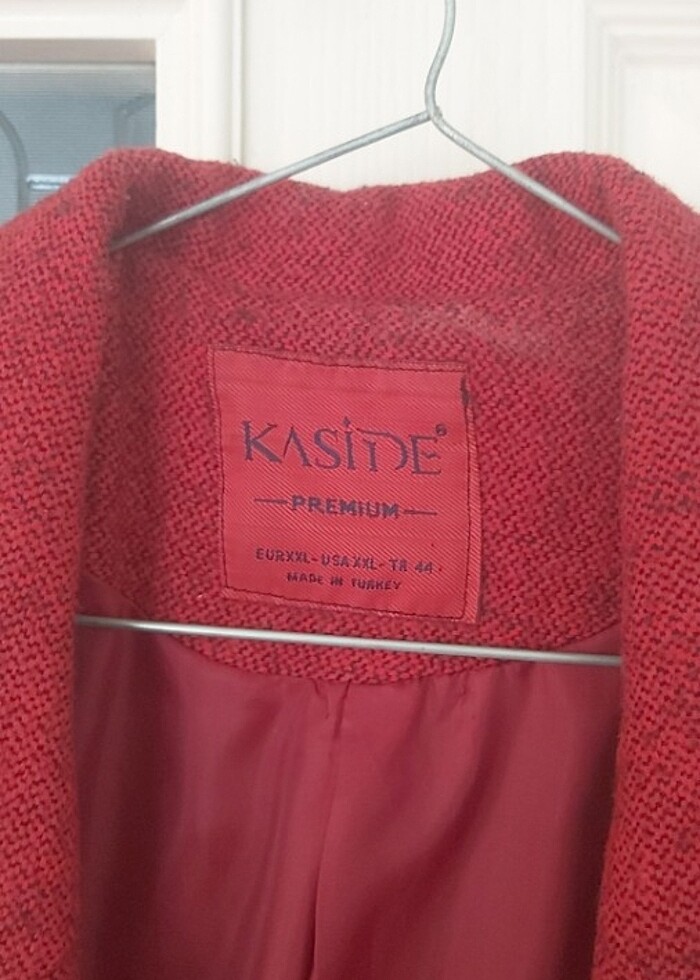 Kırmızı kaşe palto  - Görsel 2