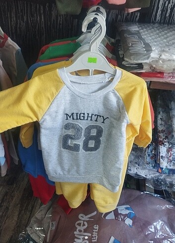 3 Ay Beden çeşitli Renk Aylık bebek takımı