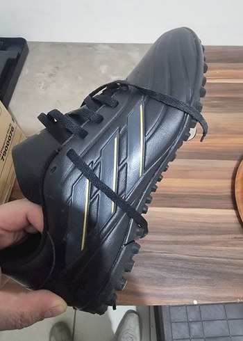 Adidas Siyah Bağcıklı Erkek Futbol Ayakkabısı