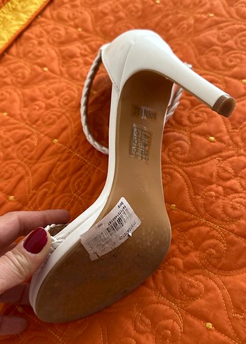 Beyaz Örgü Detaylı Kadın Topuklu Sandalet - Görsel 2