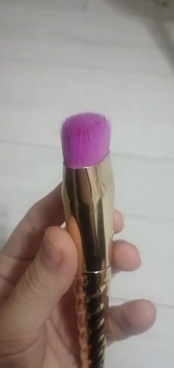 Tarte Tarte Kontür fırçası Ve Nascita Allık/Aydınlatıcı F.