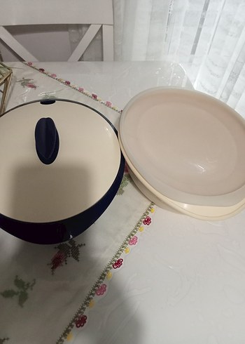Tupperware Beyaz Plastik Kapaklı Saklama Kabı
