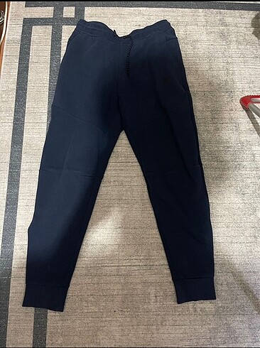 m Beden lacivert Renk NIKE TECH FLEECE ESKİ SEZON LACİVERT