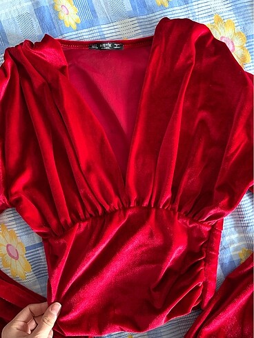 Diğer Kruvaze Yaka Kırmızı Kadife Crop Bluz