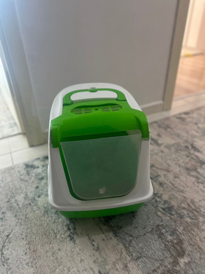 Yeşil Kapılı Kedi Taşıma ve Kum Kabı - Görsel 3