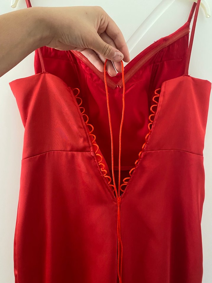 Kırmızı Drapeli V Yakalı Kadın Abiye Elbise - Görsel 3