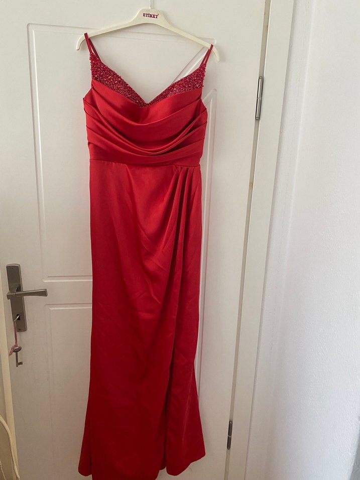 Kırmızı Drapeli V Yakalı Kadın Abiye Elbise - Görsel 4