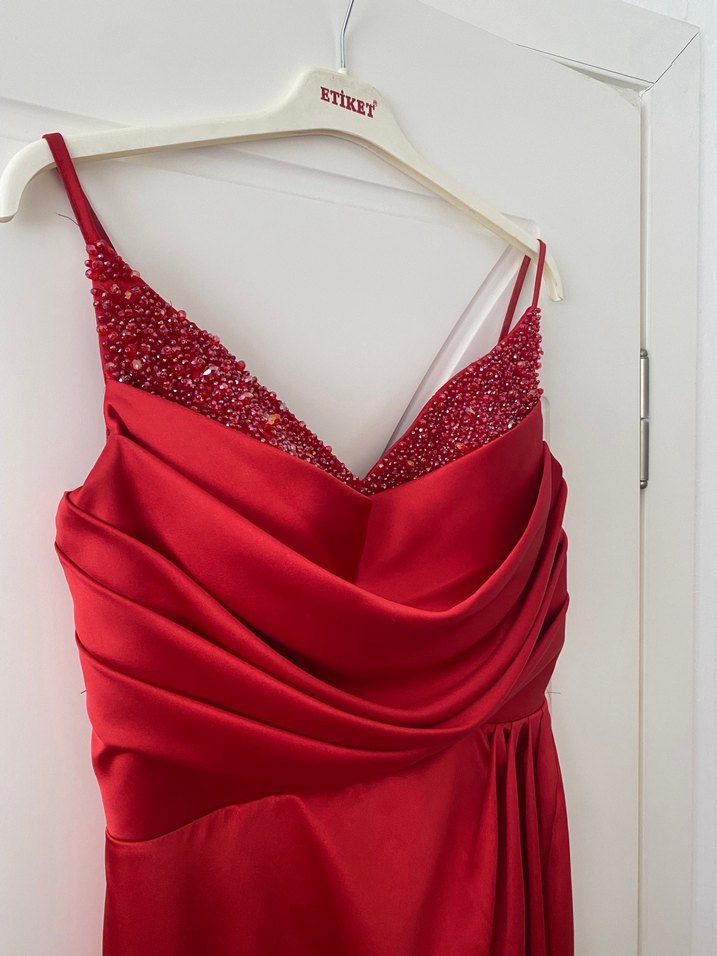 Kırmızı Drapeli V Yakalı Kadın Abiye Elbise - Görsel 2