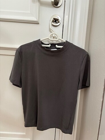 zara gri t shirt