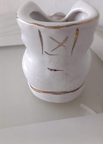 Beyaz Seramik Çiçek Detaylı Vazo - Görsel 5