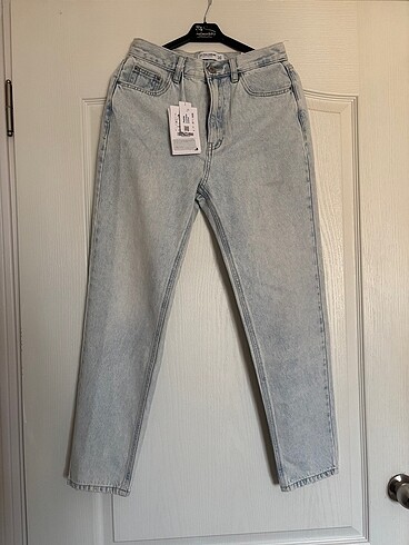 MOM JEAN