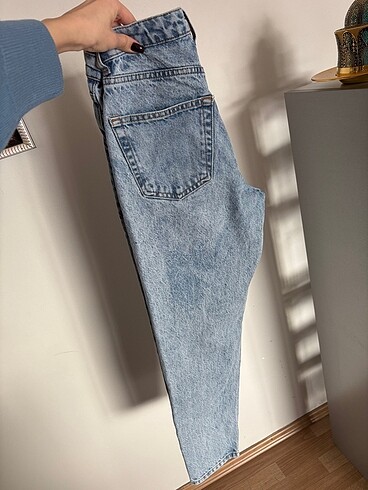 MOM JEAN