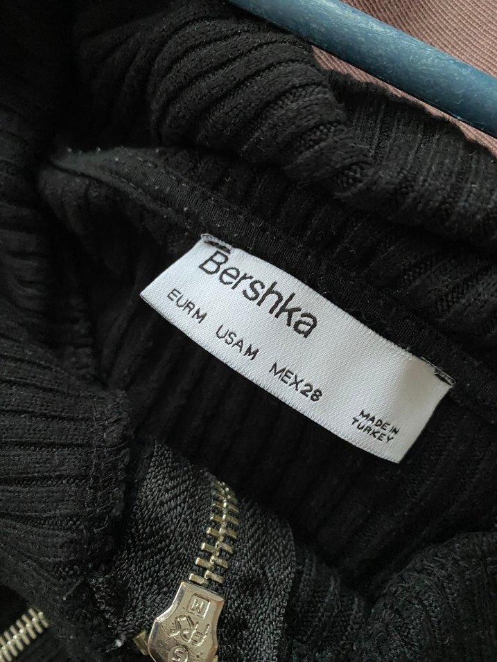 Bershka Siyah Fermuarlı Uzun Kollu Crop Top - Görsel 3