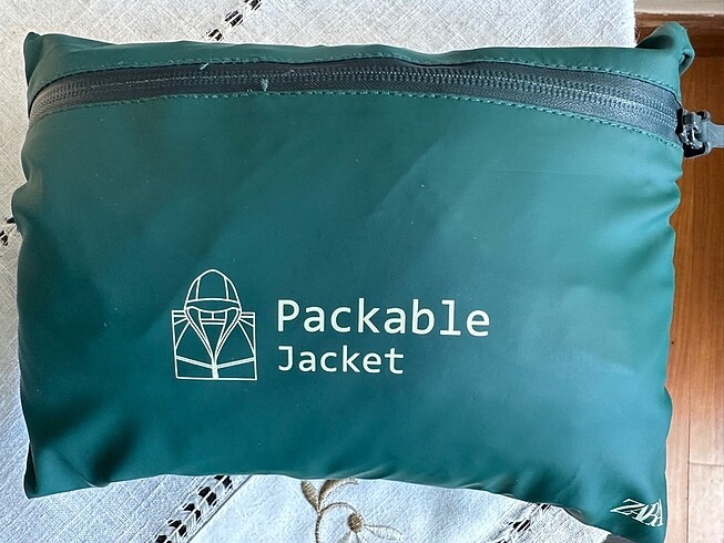 13-14 Yaş Beden yeşil Renk Zara yağmurluk unisex çocuk