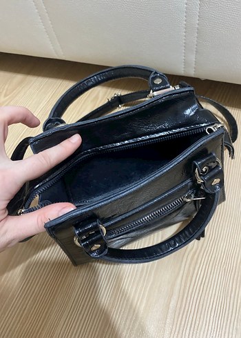 Siyah Deri Tokalı Kadın El Çantası - Görsel 4