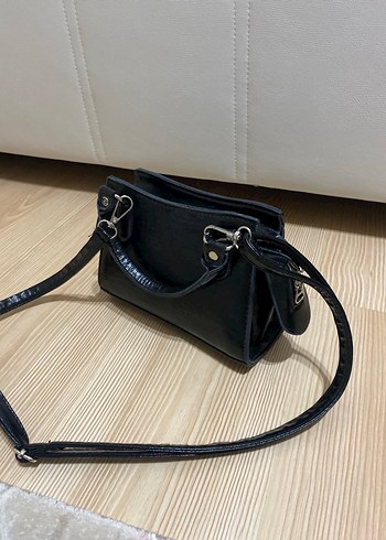 Siyah Deri Tokalı Kadın El Çantası - Görsel 2