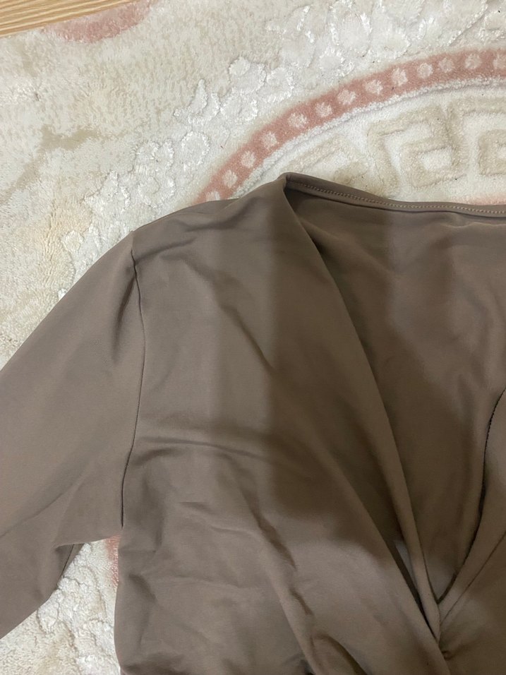 Bej V Yaka Drapeli Uzun Kollu Kadın Bluz - Görsel 2