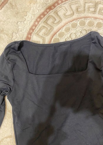 Siyah Uzun Kollu Kare Yaka Dar Kesim Bluz - Görsel 2