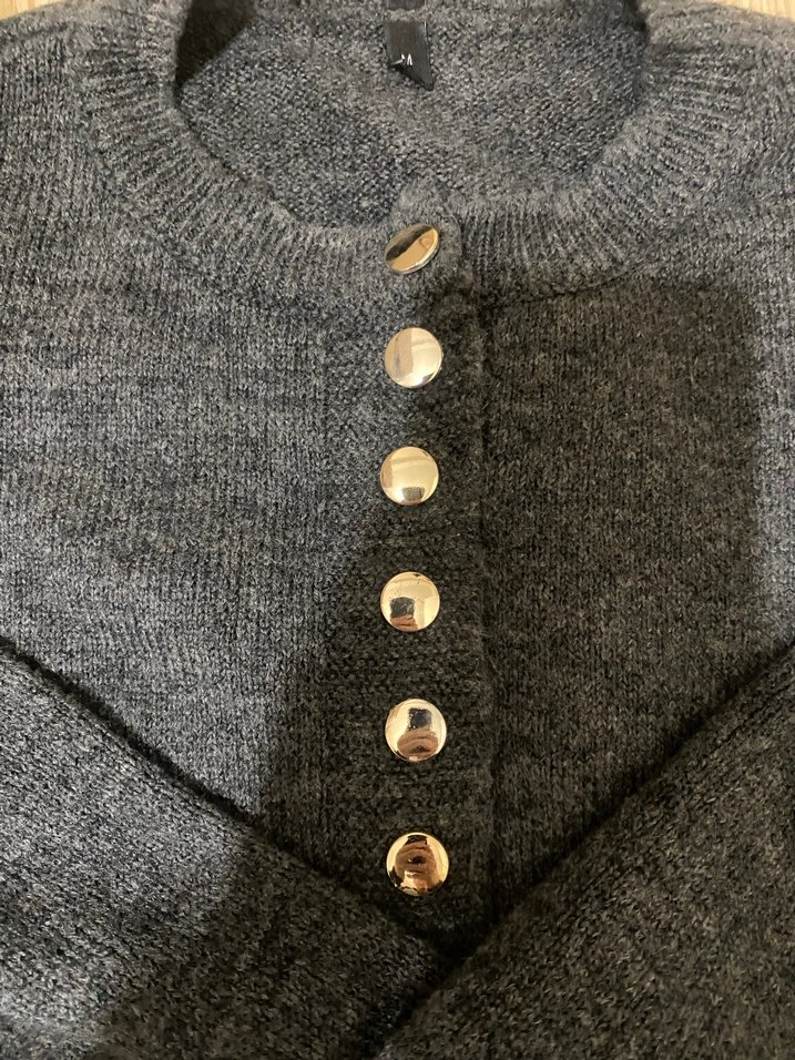 Gri triko hırka - Görsel 3