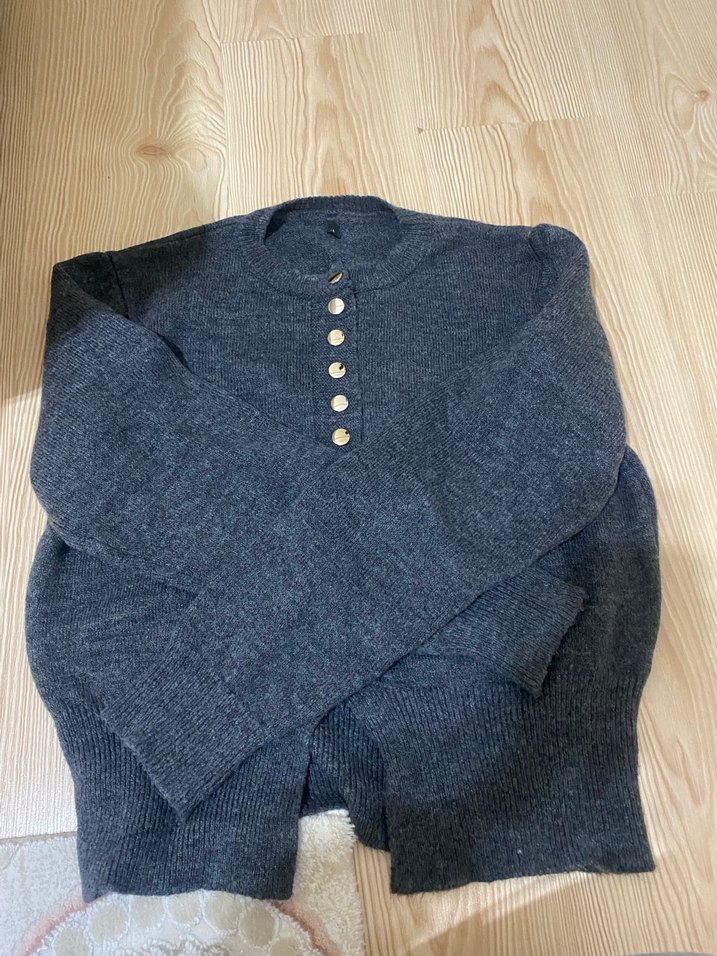 Gri triko hırka - Görsel 2