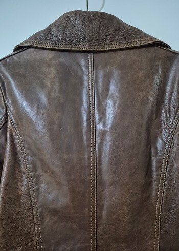 Taslanmiş gerçek Deri  önünde ve kolunda düğmeleri dikilecek. - Görsel 3