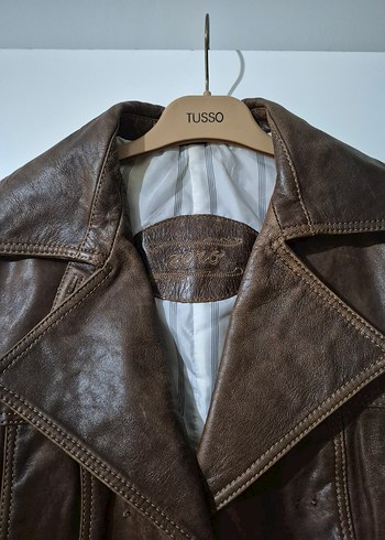 Taslanmiş gerçek Deri  önünde ve kolunda düğmeleri dikilecek. - Görsel 2