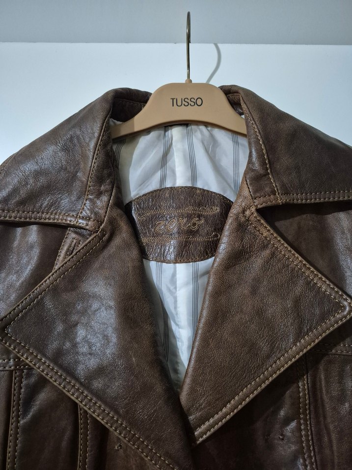 Taslanmiş gerçek Deri  önünde ve kolunda düğmeleri dikilecek. - Görsel 2