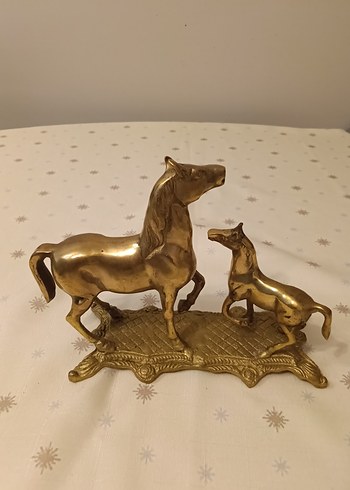 Antika Pirinç Yavrulu At - Görsel 4