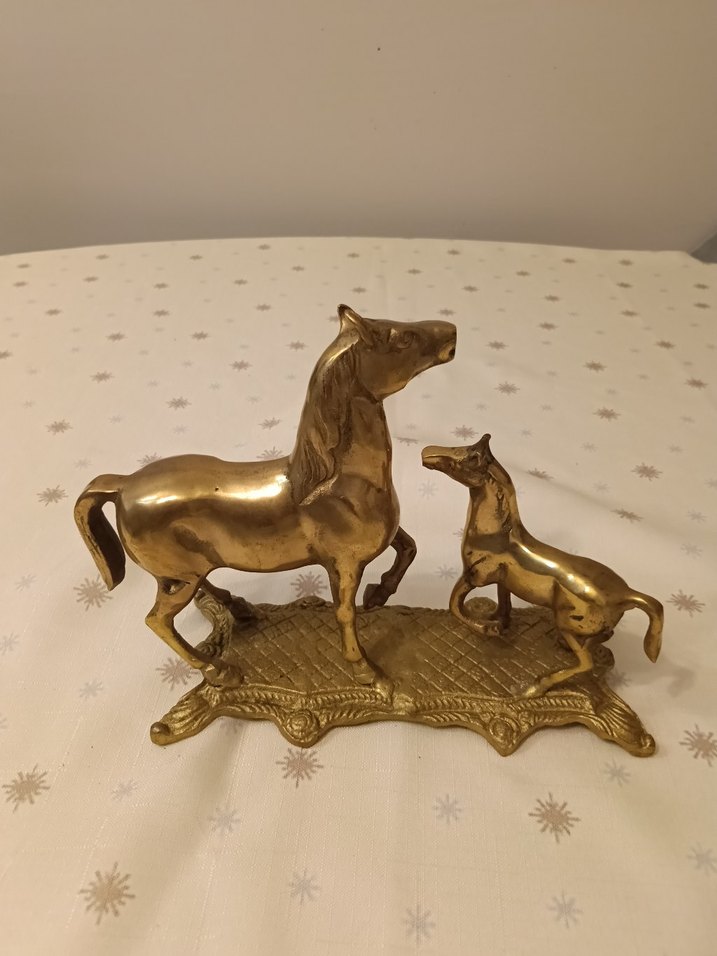 Antika Pirinç Yavrulu At - Görsel 4