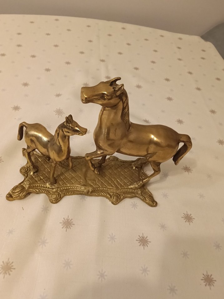 Antika Pirinç Yavrulu At - Görsel 2