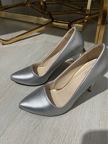 Diğer Stiletto