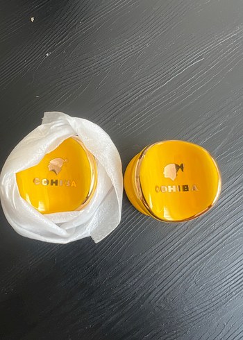 Parlak Sarı puro tutacağı COHIBA