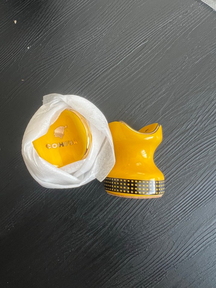 Parlak Sarı puro tutacağı COHIBA - Görsel 2